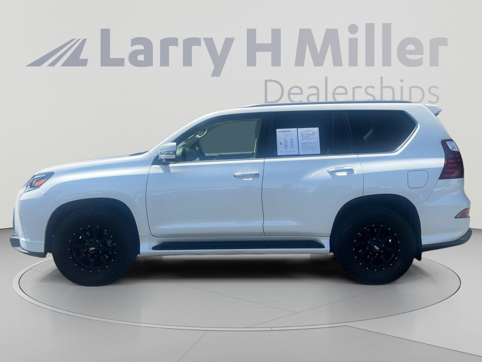 Used 2020 Lexus GX 460 Luxury w/ Luxury Sport Package AWD/4WD image 2
