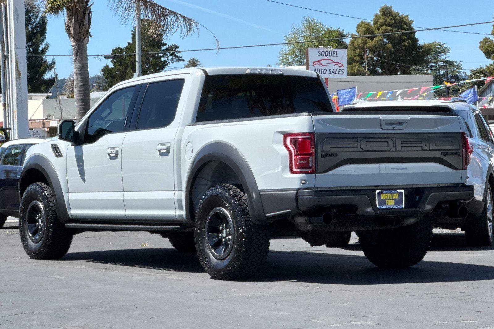 Certified 2017 Ford F150 Raptor w/ Equipment Group 802A Luxury image 28