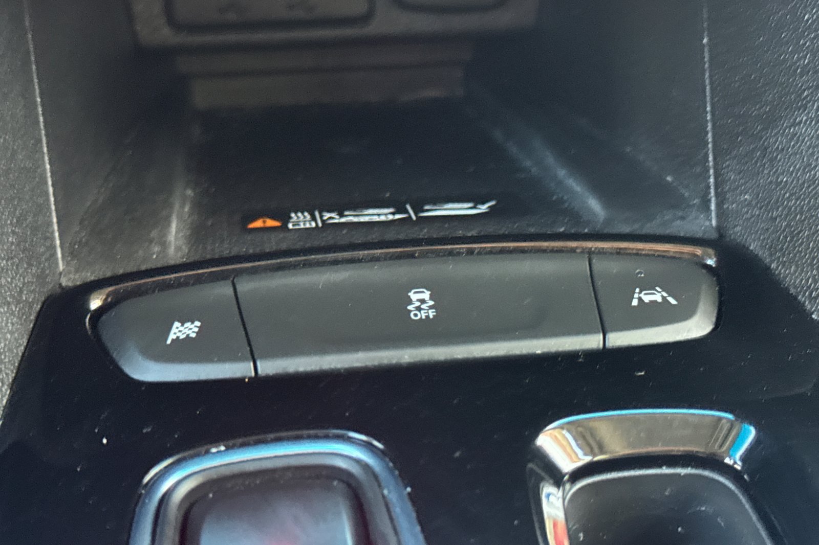 Used 2023 Chevrolet Bolt LT w/ Infotainment Package FWD image 31