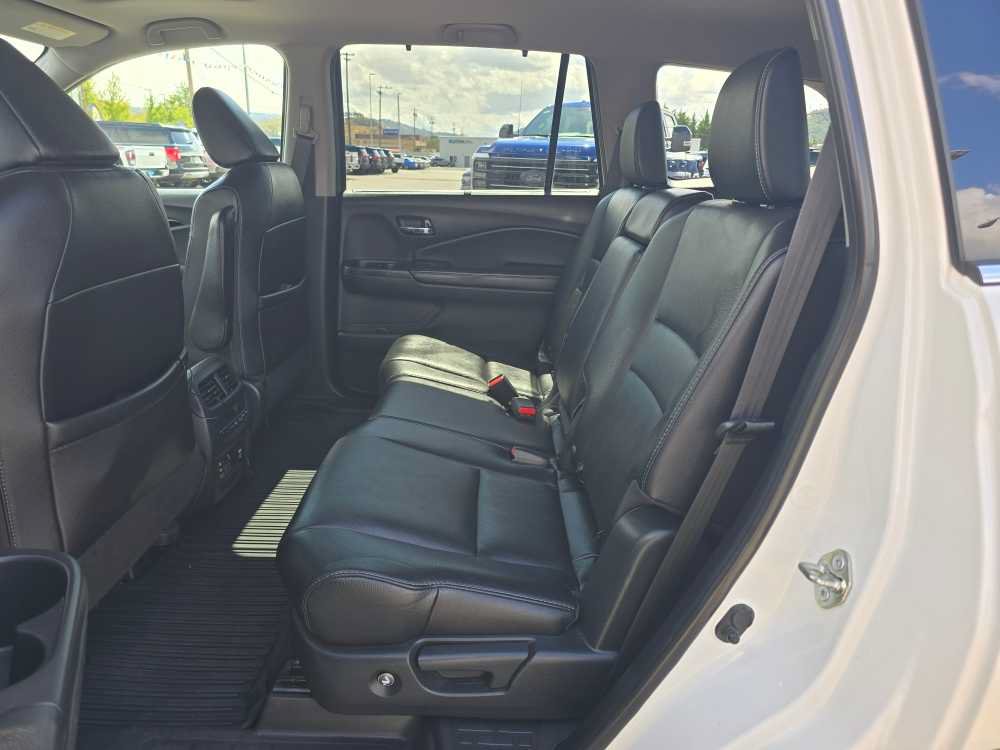 Used 2018 Honda Pilot Touring image 16