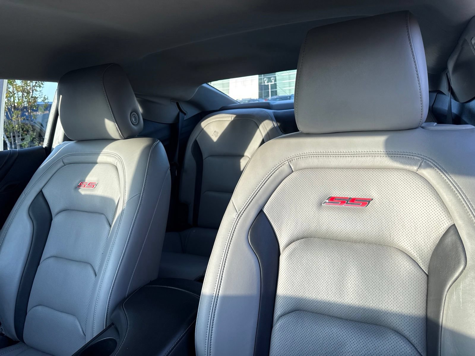 Used 2020 Chevrolet Camaro SS RWD image 22