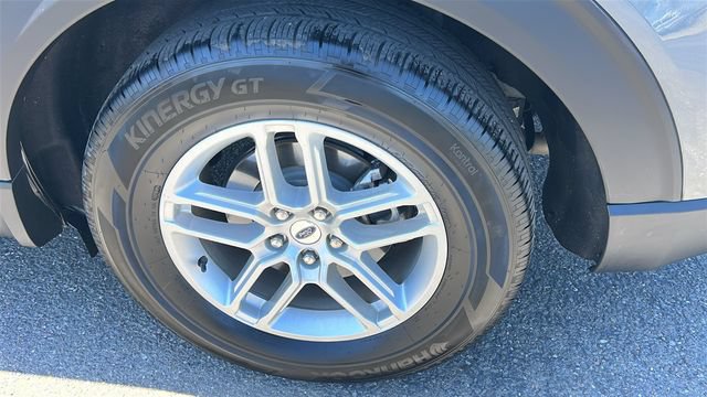 Certified 2025 Ford Explorer Active RWD image 6