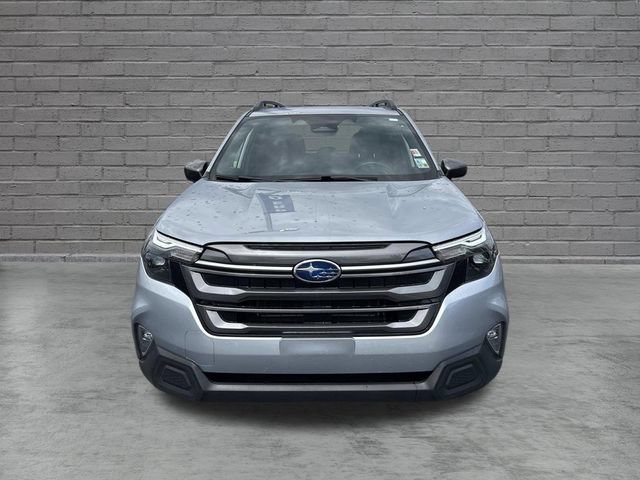 Used 2025 Subaru Forester Premium AWD/4WD image 2