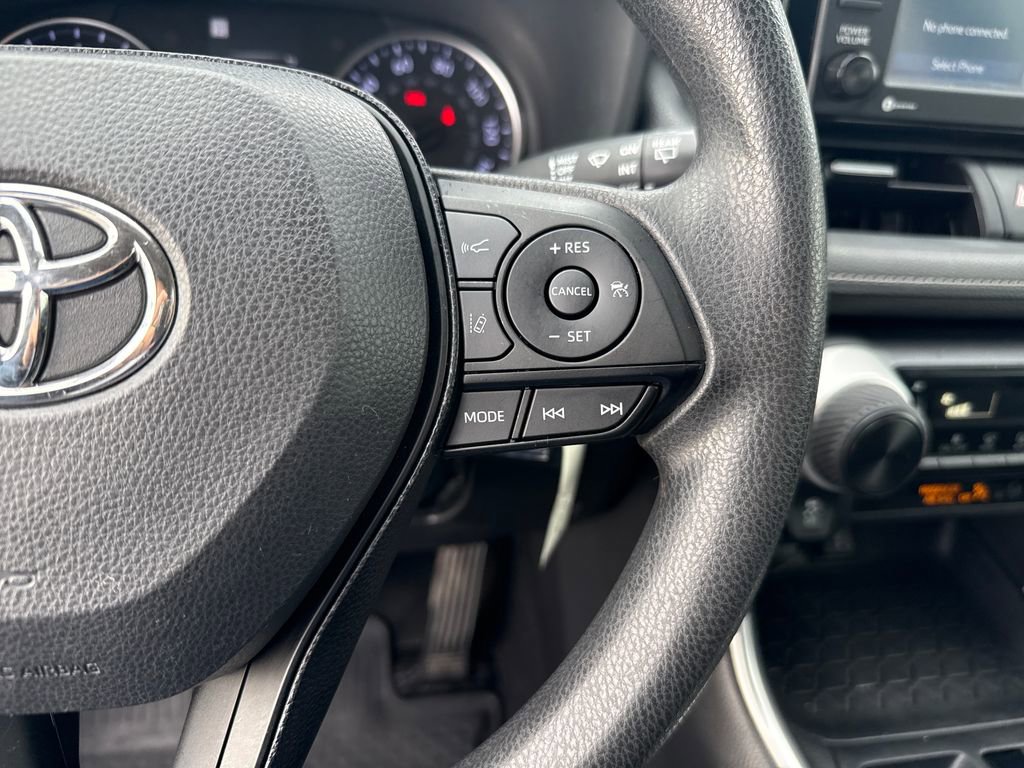 Used 2020 Toyota RAV4 LE image 15