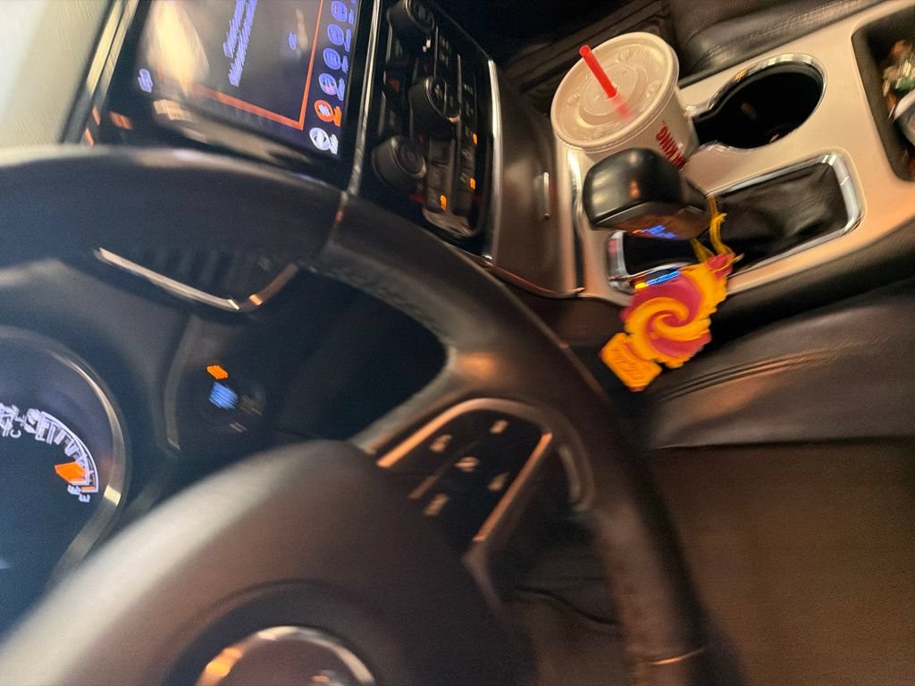 Used 2019 Jeep Grand Cherokee Altitude AWD/4WD image 5