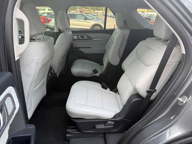 Certified 2026 Ford Explorer Platinum w/ LUX Leather Package AWD/4WD image 13