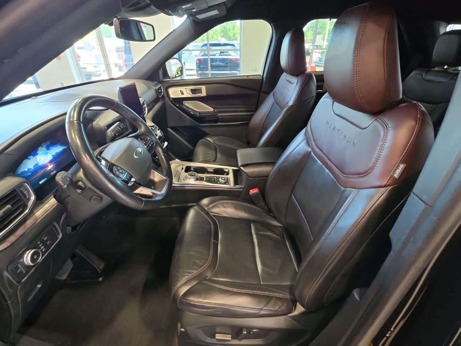 Certified 2022 Ford Explorer Platinum w/ Equipment Group 601A AWD/4WD image 15