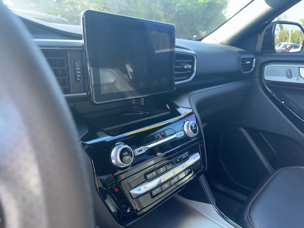 Certified 2023 Ford Explorer ST-Line w/ Class IV Trailer Tow Package image 9