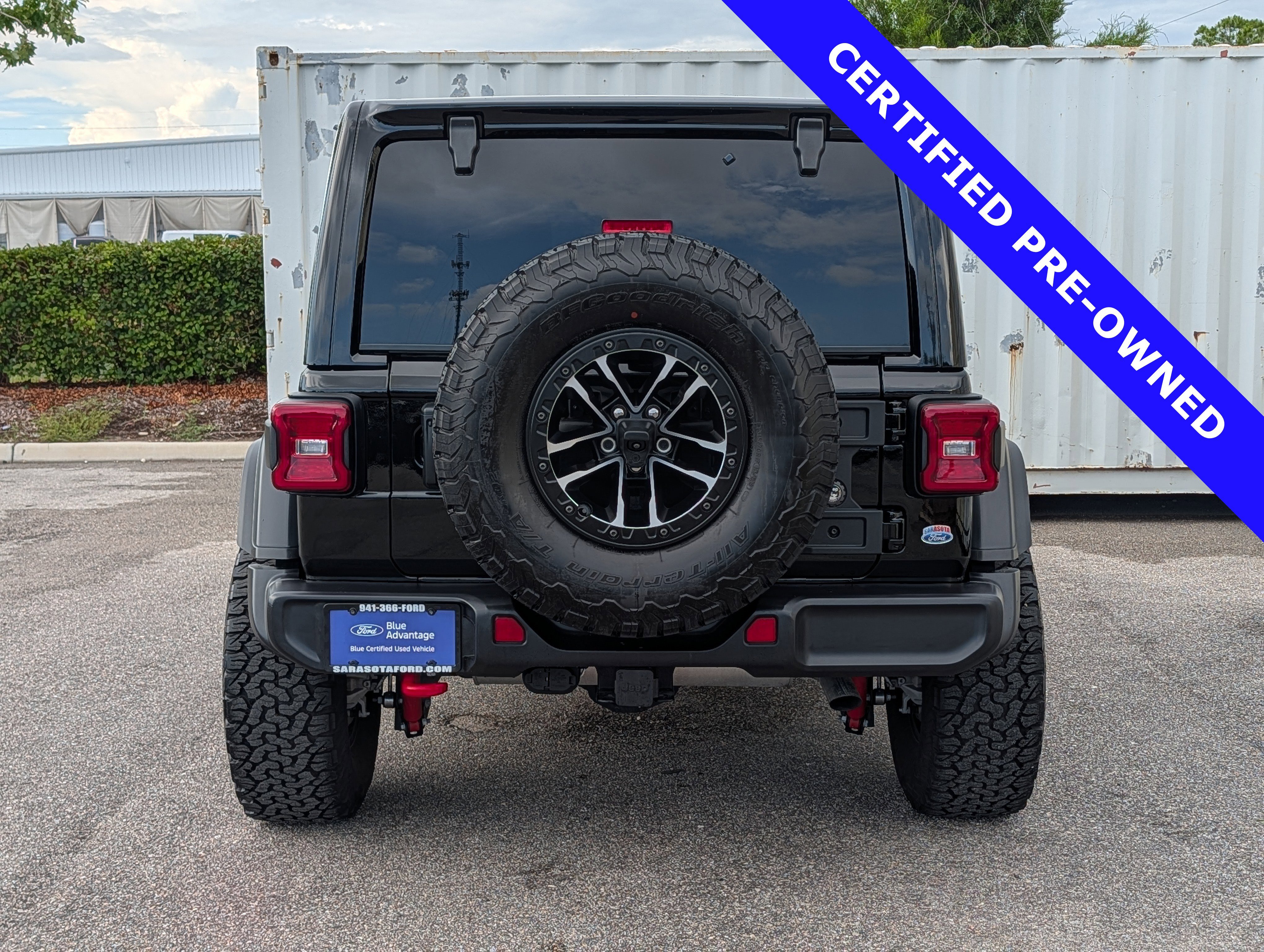 Used 2024 Jeep Wrangler Unlimited Rubicon w/ XTREMEE 35" Tire Package AWD/4WD image 5