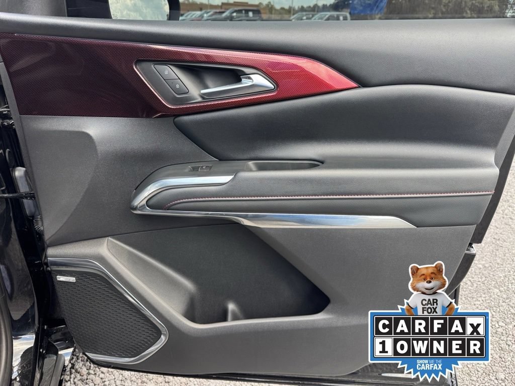 Used 2026 Chevrolet Traverse RS FWD image 23