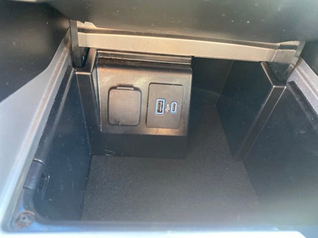 Certified 2022 Ford Explorer XLT w/ Equipment Group 202A image 21