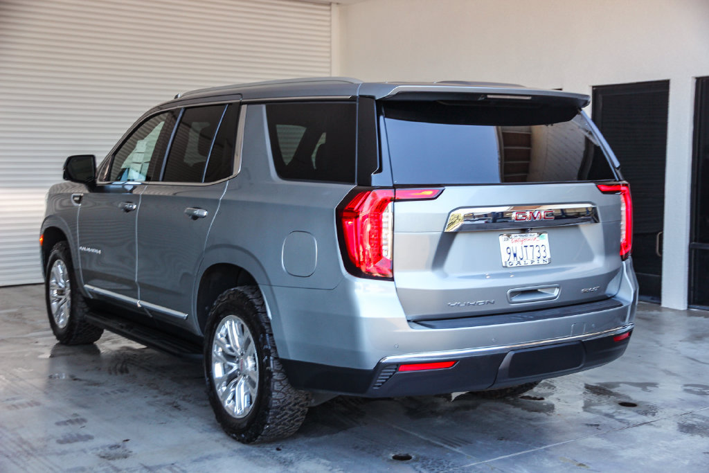 Used 2023 GMC Yukon SLT w/ SLT Luxury Package AWD/4WD image 6