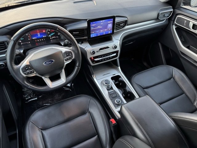 Certified 2022 Ford Explorer XLT w/ Equipment Group 202A image 10