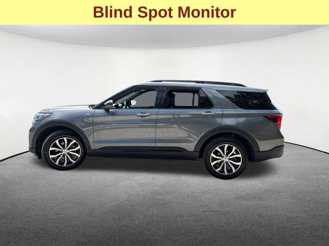 Certified 2025 Ford Explorer ST-Line AWD/4WD image 7