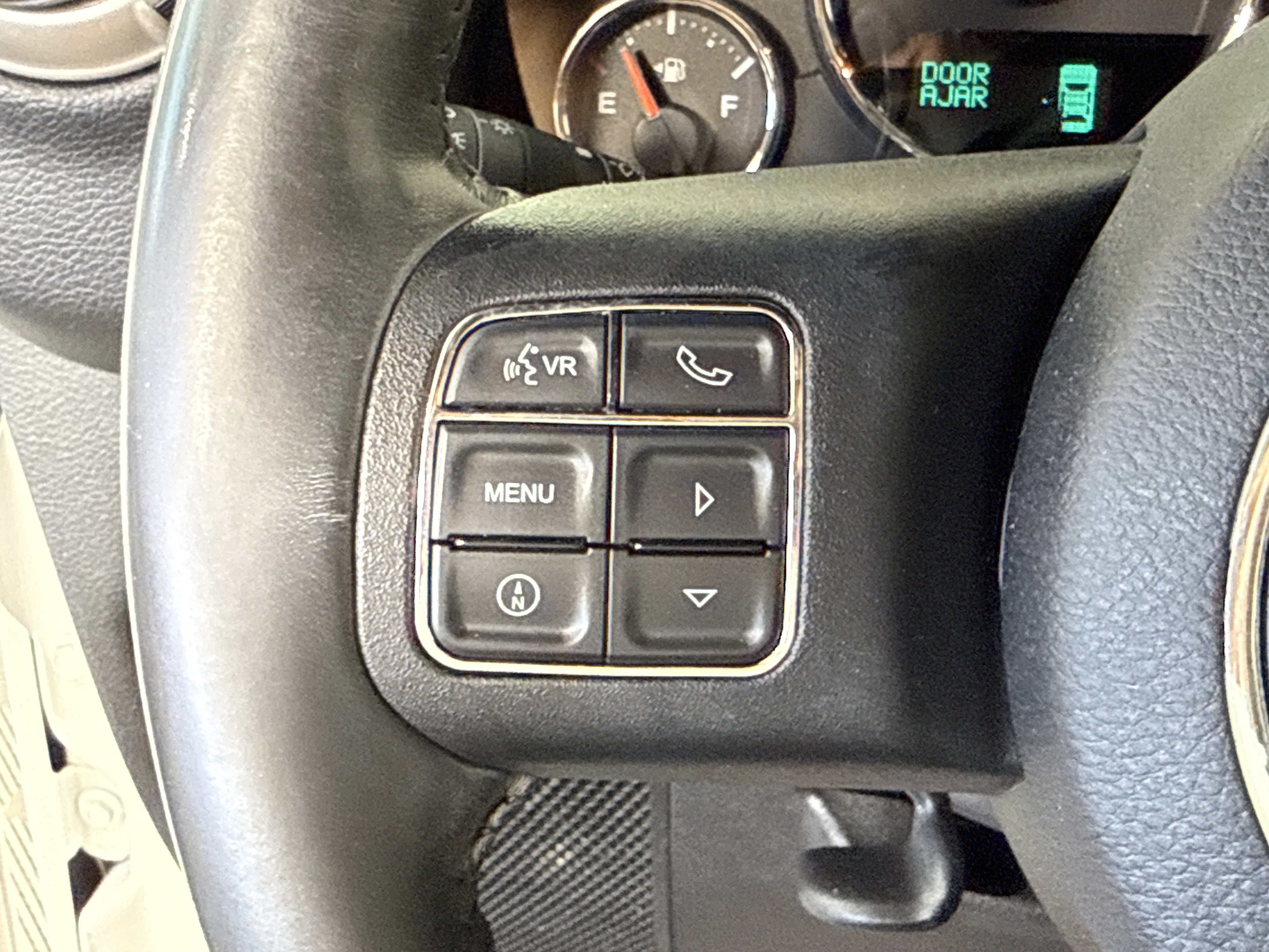 Used 2017 Jeep Wrangler Unlimited Sahara w/ Connectivity Group AWD/4WD image 23