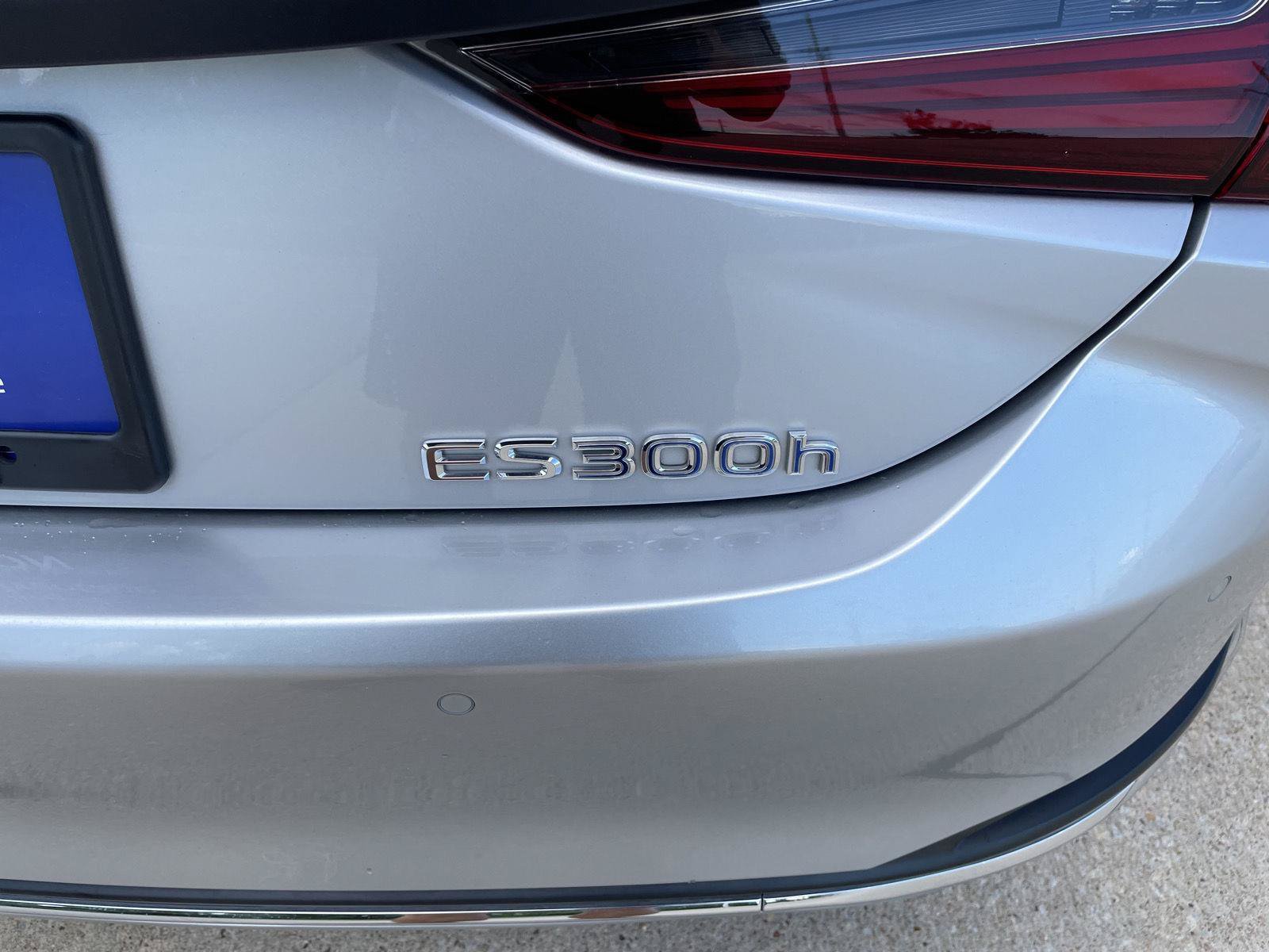 Used 2021 Lexus ES 300h w/ Premium Package FWD image 36