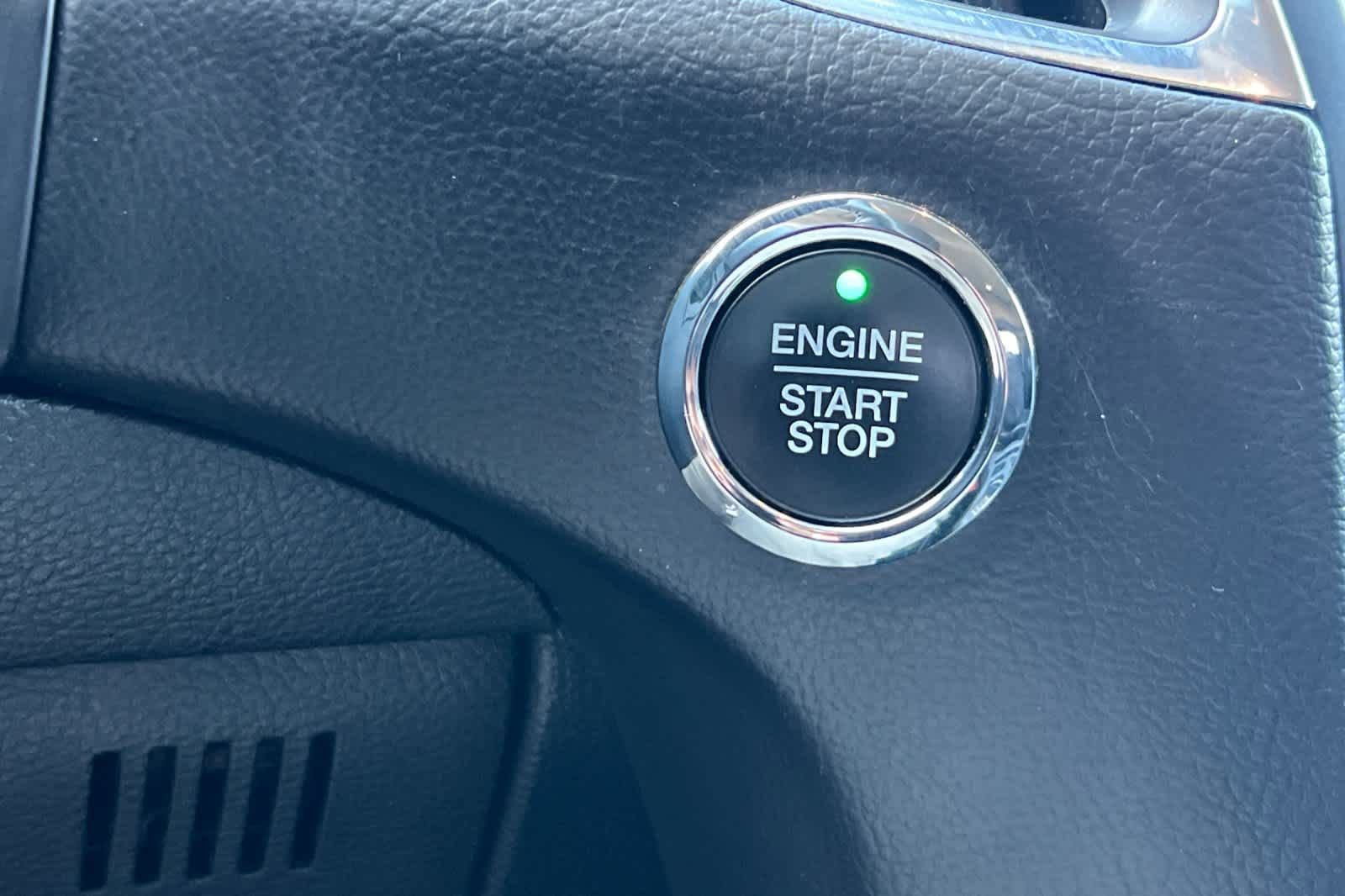 Certified 2022 Ford Edge Titanium AWD/4WD image 23