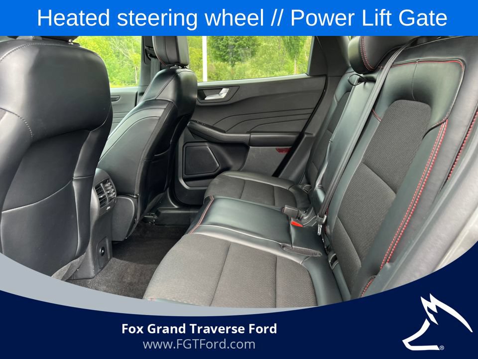 Certified 2025 Ford Escape ST-Line Select AWD/4WD image 5