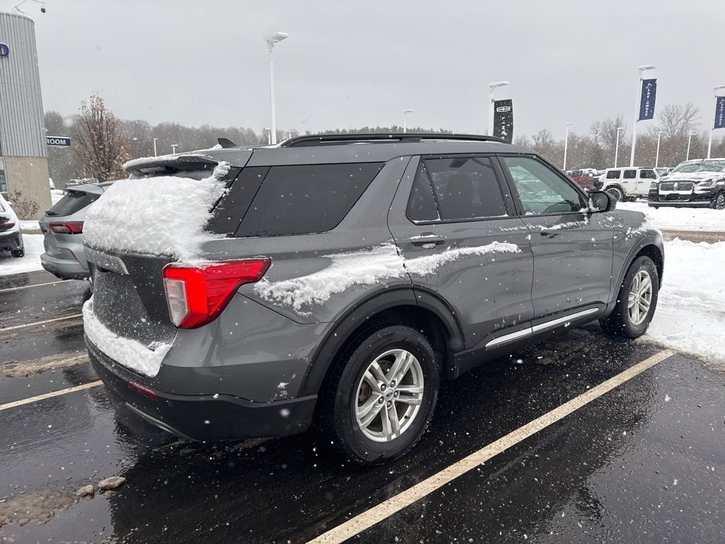 Certified 2023 Ford Explorer XLT w/ Equipment Group 202A image 3