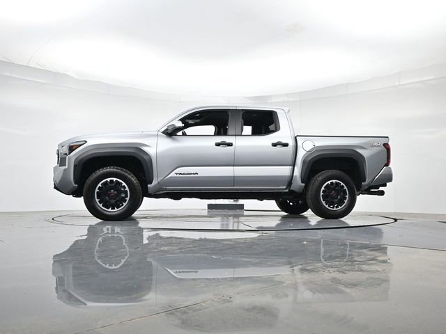 Used 2024 Toyota Tacoma TRD Off-Road AWD/4WD image 40