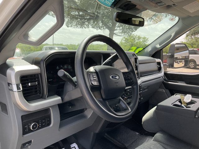 Certified 2025 Ford F250 XLT w/ Black Appearance Package AWD/4WD image 6