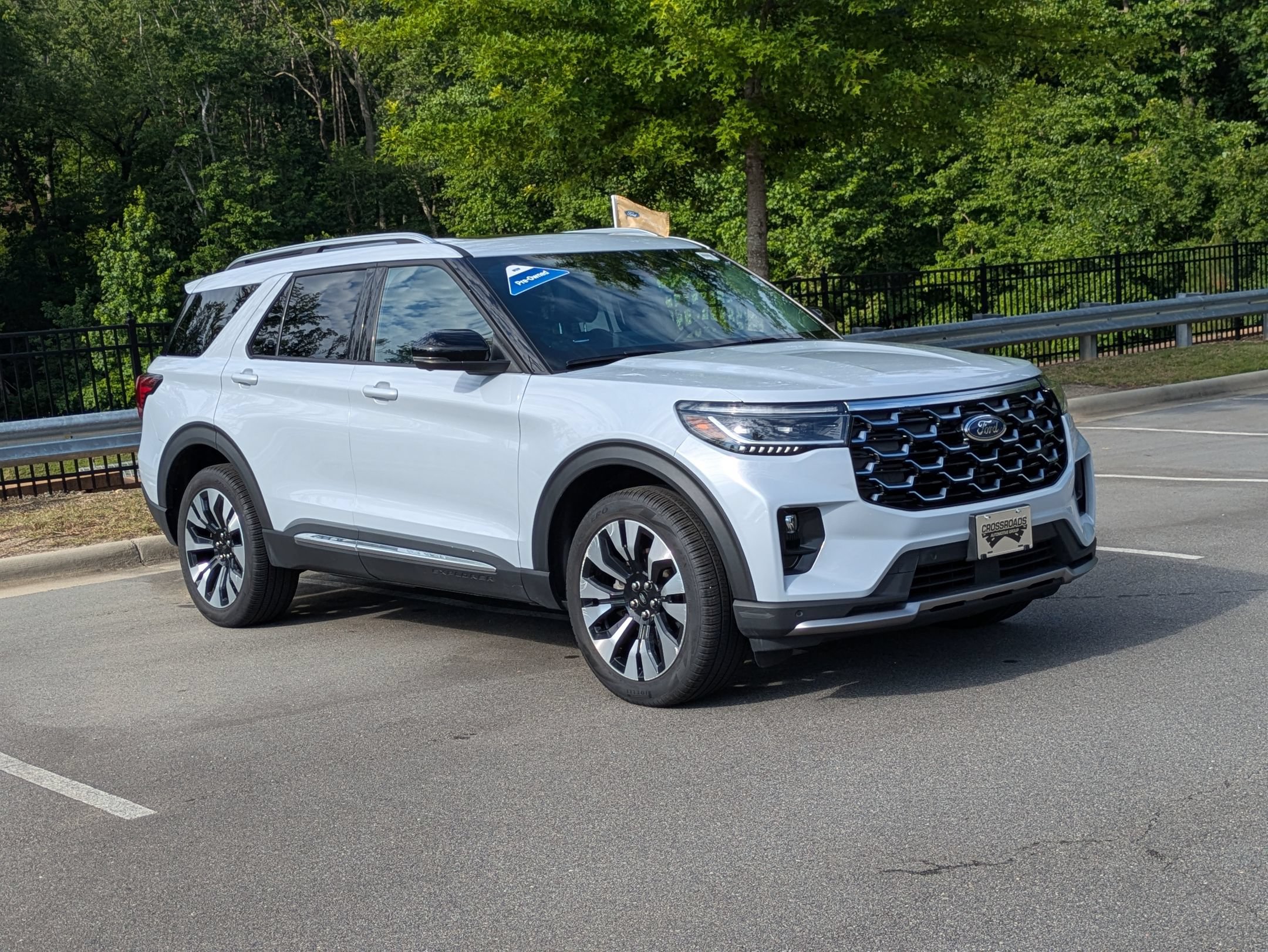 Certified 2025 Ford Explorer Platinum w/ LUX Leather Package AWD/4WD image 2