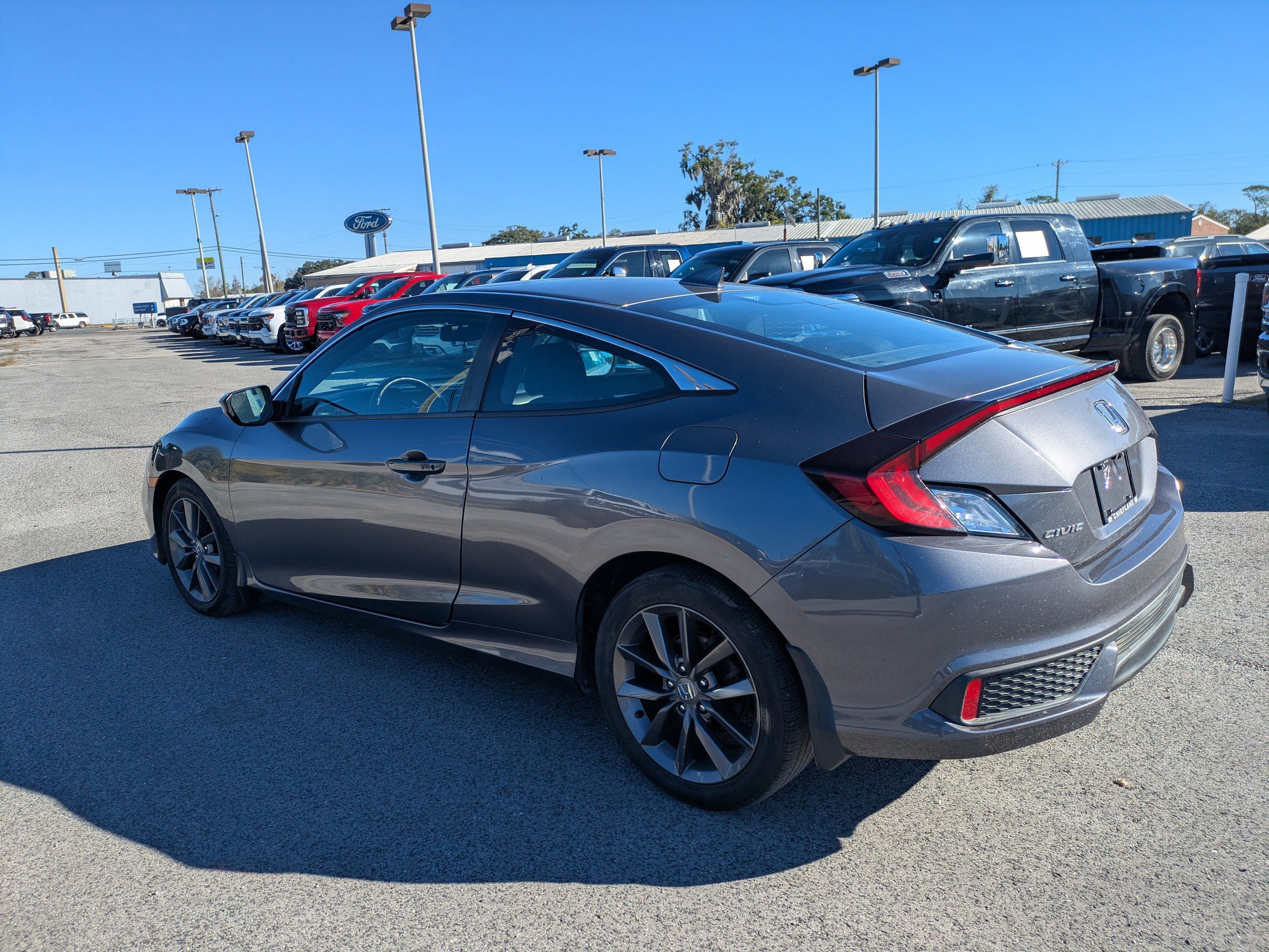 Used 2019 Honda Civic EX image 3