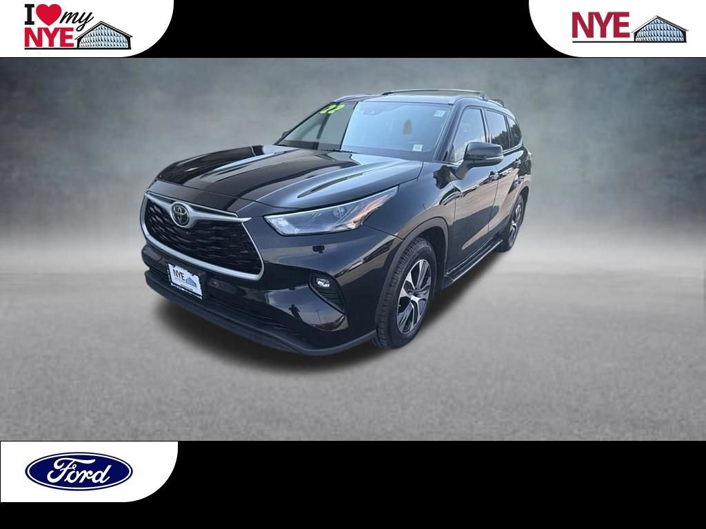 Used 2022 Toyota Highlander XLE
