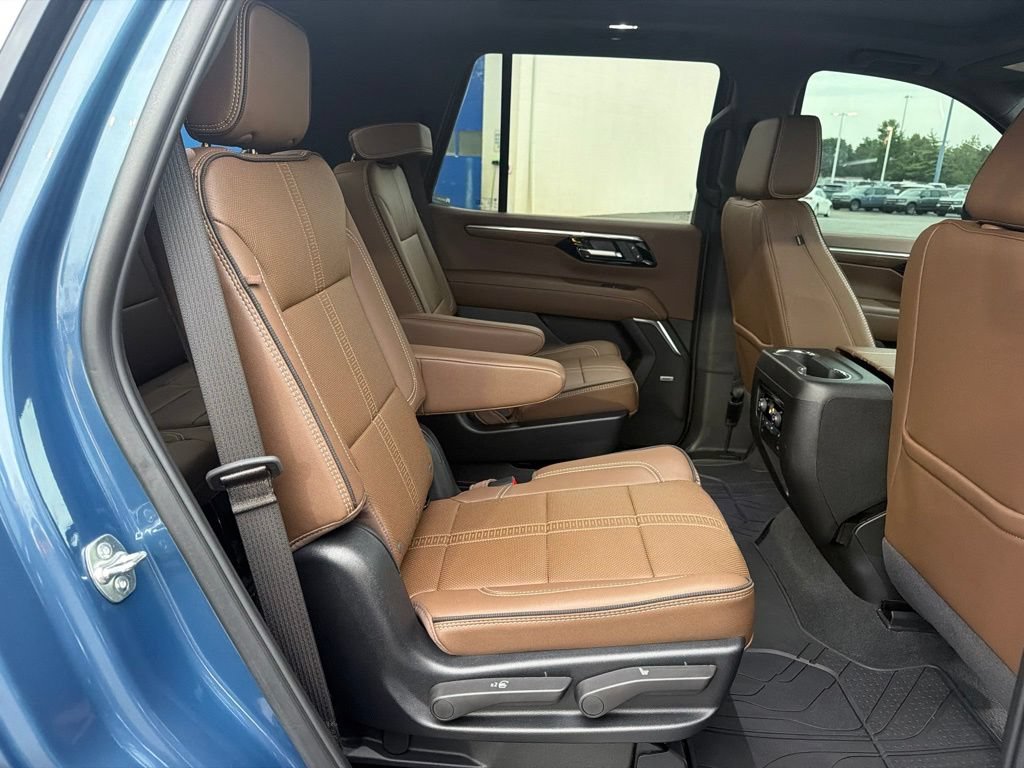 Used 2025 Chevrolet Tahoe High Country AWD/4WD image 46