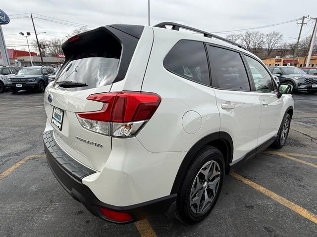 Used 2024 Subaru Forester Premium image 5