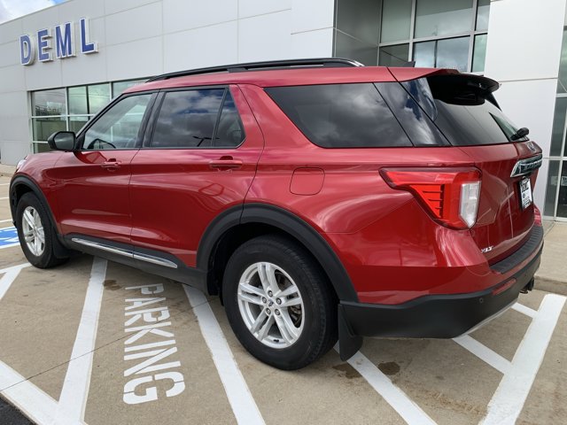 Certified 2021 Ford Explorer XLT w/ Equipment Group 202A AWD/4WD image 4