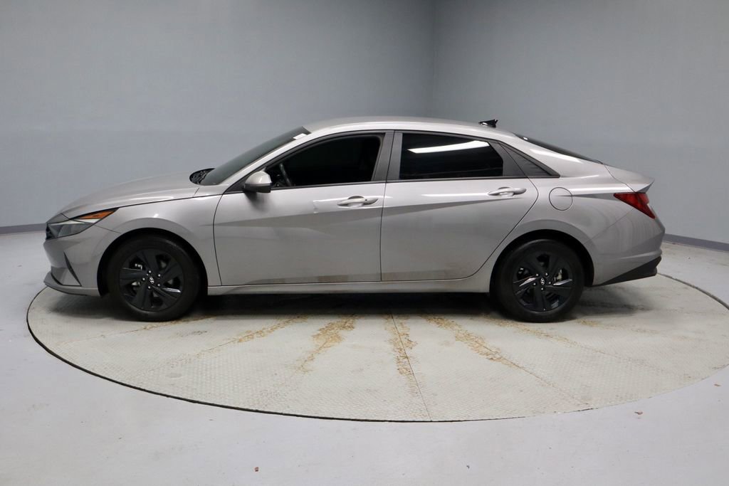 Used 2023 Hyundai Elantra SEL FWD image 8