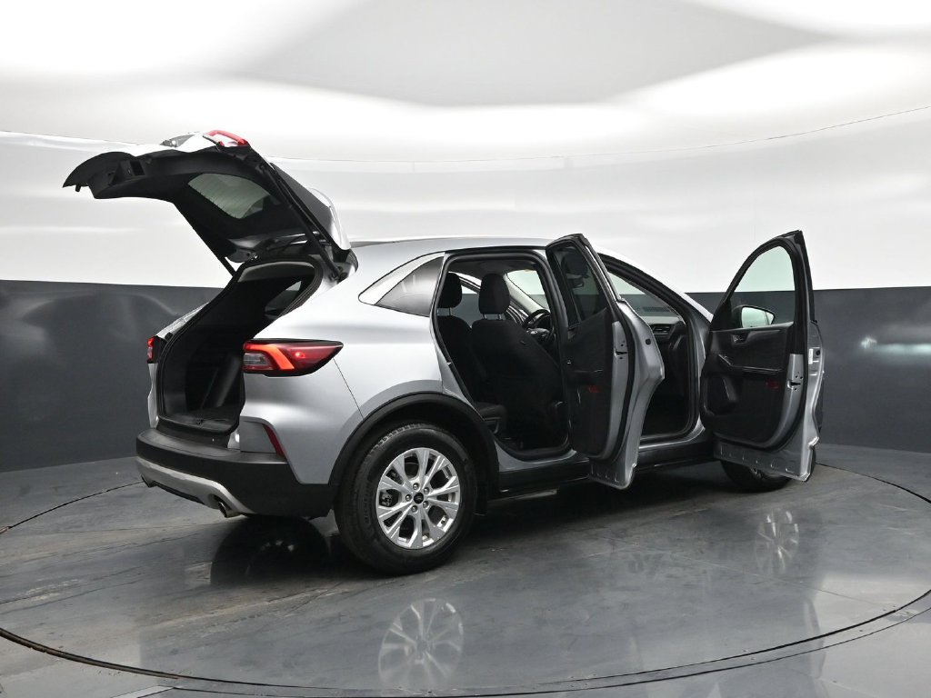 Certified 2024 Ford Escape Active FWD image 5