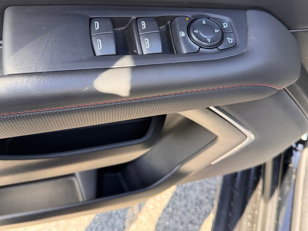 Used 2025 Chevrolet Suburban RST image 17