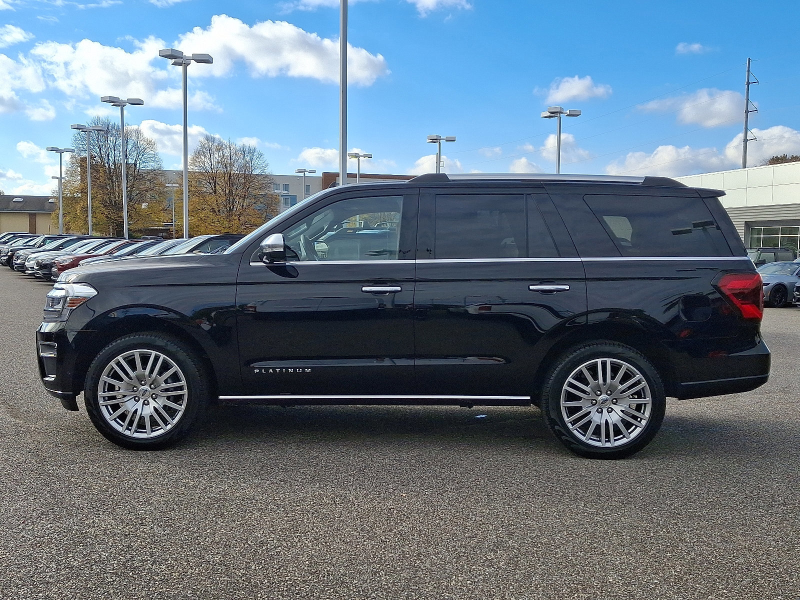 Certified 2024 Ford Expedition Platinum image 3