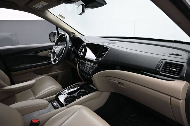 Used 2020 Honda Pilot Touring image 34