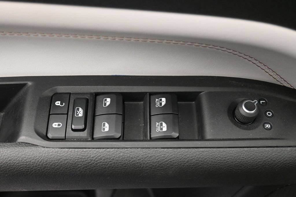 Used 2023 Jeep Compass Limited AWD/4WD image 19