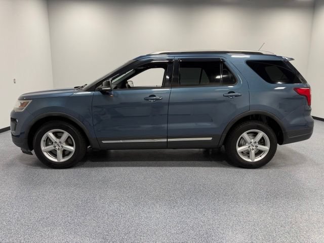 Certified 2018 Ford Explorer XLT w/ Equipment Group 202A FWD image 8