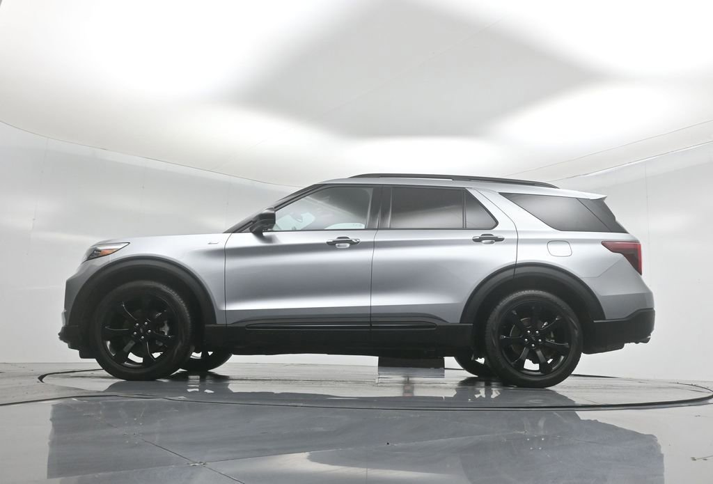Certified 2023 Ford Explorer ST-Line w/ Class IV Trailer Tow Package image 23
