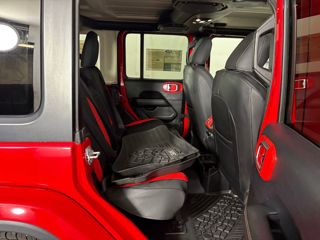 Used 2019 Jeep Wrangler Unlimited Sahara image 33