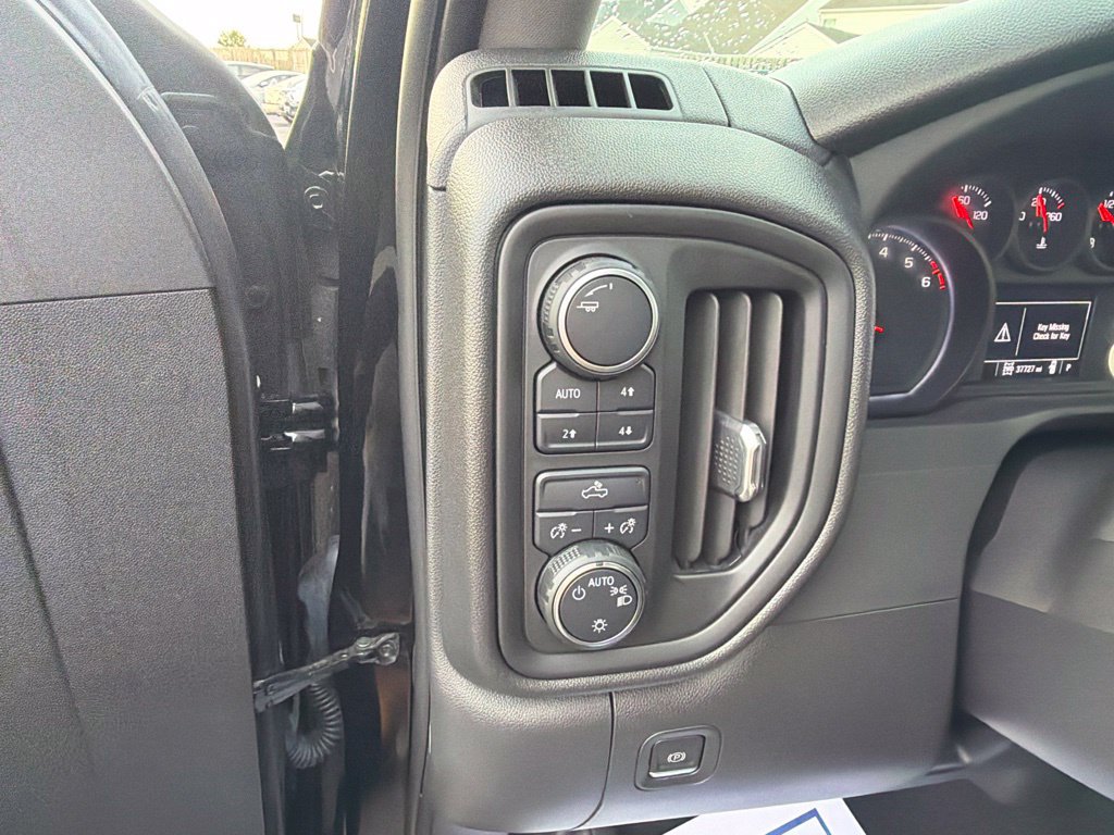 Used 2022 Chevrolet Silverado 1500 Custom Trail Boss AWD/4WD image 29