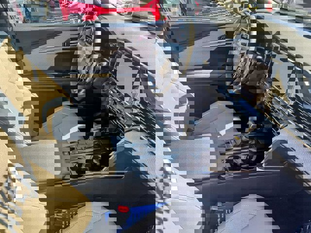 Used 2025 Toyota Camry SE image 31