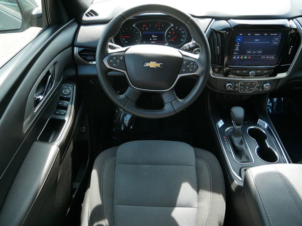 Used 2023 Chevrolet Traverse LT FWD image 12