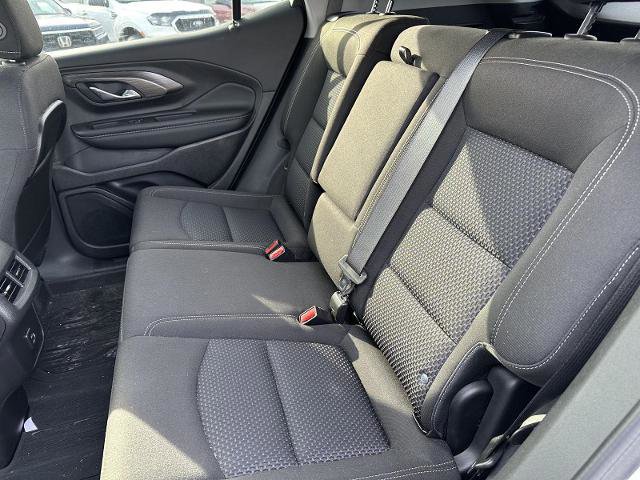 Used 2024 GMC Terrain SLE w/ Elevation Edition image 15