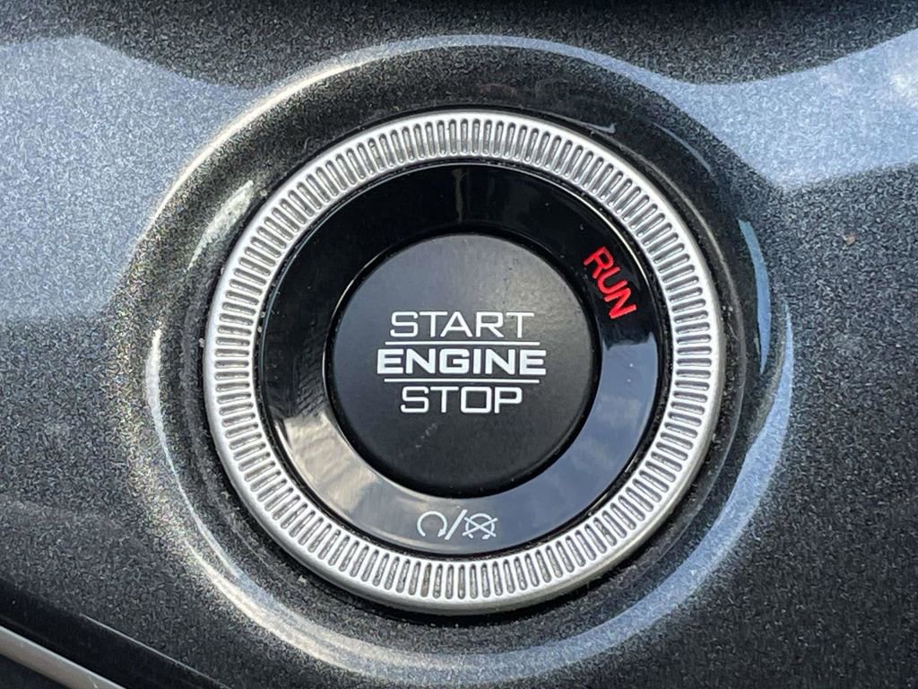 Used 2021 Jeep Grand Cherokee L Laredo image 24