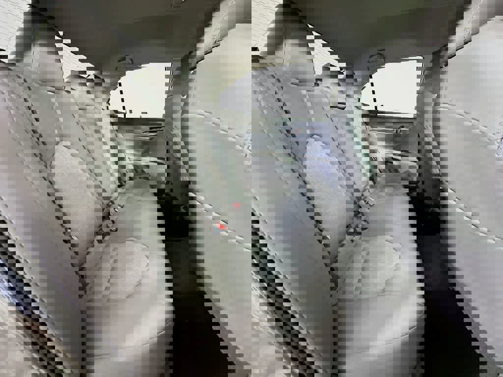 Used 2022 Toyota Camry LE image 29