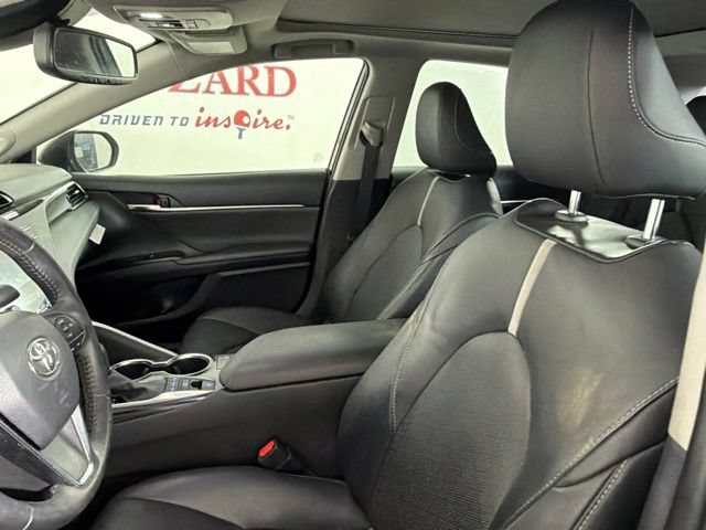 Used 2020 Toyota Camry XSE FWD image 11