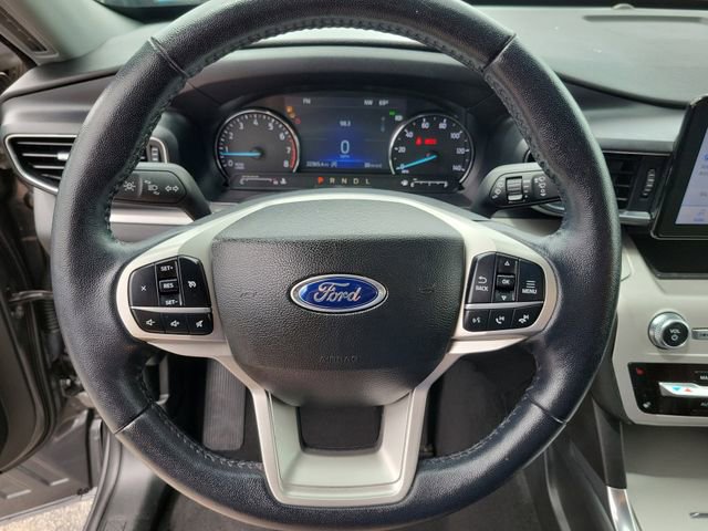 Certified 2023 Ford Explorer XLT w/ Equipment Group 202A RWD image 9
