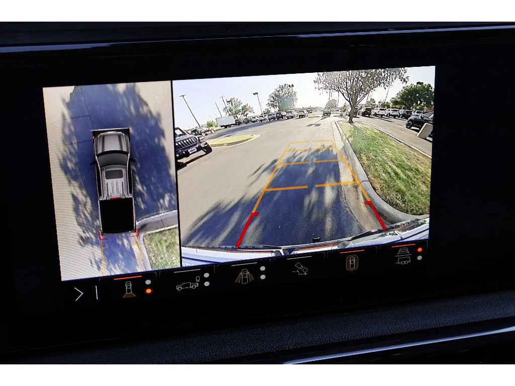 Used 2024 GMC Sierra 1500 AT4 w/ Technology Package AWD/4WD image 6