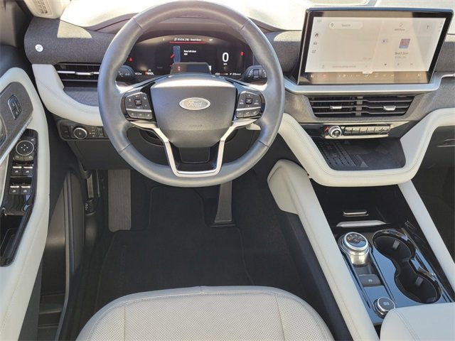 Certified 2025 Ford Explorer Platinum w/ LUX Leather Package image 11